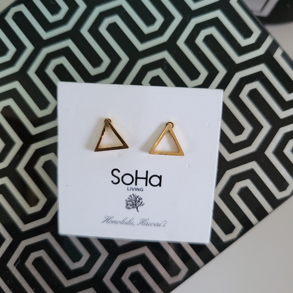 SoHa Living | Set of 3 Small Geometric Post Earrings - Picture 5 of 10